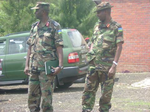 Gen Musemakweli et Gen Alexis Kagame