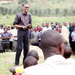 Kagame m'umuganda 261111
